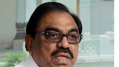 టీడీపీని బీజేపీలో విలీనం చేయకపోతే చంద్రబాబు జైలుకే: మాజీమంత్రి సంచలన వ్యాఖ్యలు