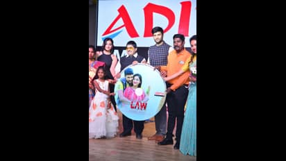 లా మూవీ పిక్చర్స్