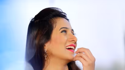 ಬಲು ಚಂದ ಈ ಗುಳಿಕೆನ್ನೆ ಹುಡುಗಿ; ನಗುವಲ್ಲೇ ಮಾಡ್ತಾಳೆ ಮೋಡಿ..!