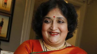 சூப்பர் ஸ்டார் மனைவி லதா ரஜினிகாந்த்... எழுதி, இசையமைத்து பாடிய பாடல்! வைரலாகும் வீடியோ..!