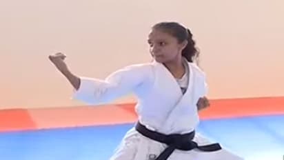 കരാട്ടെയില് വിസ്മയിപ്പിക്കുന്ന ഏട്ടാം ക്ലാസുകാരി അവണി