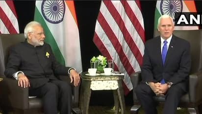 सिंगापुर में अमेरिकी उपराष्ट्रपति माइक पेन्स से मिले मोदी