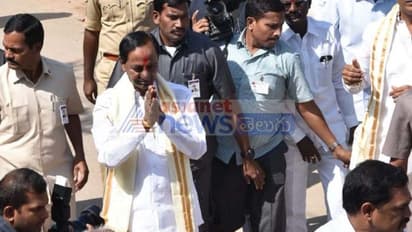 అదే సెంటిమెంట్: నామినేషన్ పత్రానికి కేసీఆర్ ప్రత్యేక పూజలు