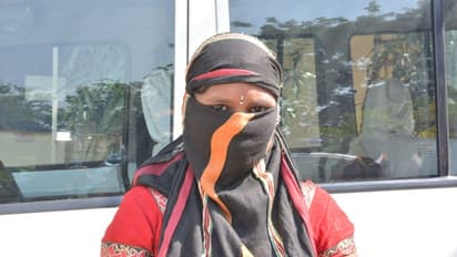 ఒంటరిగా ప్రయాణిస్తున్న మహిళను క్యాబ్ డ్రైవర్ ఏం చేశాడంటే....