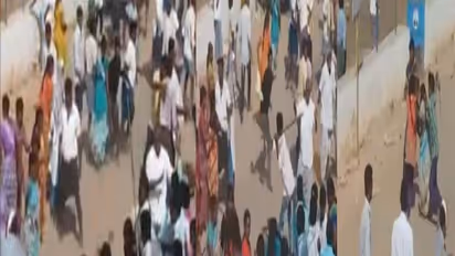 కాంగ్రెస్,టీఆర్ఎస్ నేతల మధ్య రాళ్లు, కర్రలతో దాడి, అరగంట పాటు రణరంగం