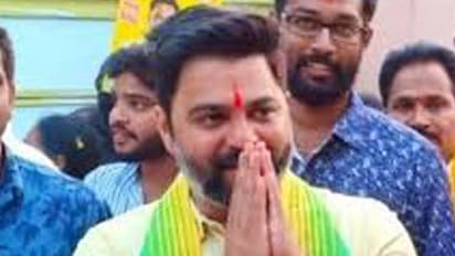 తెలంగాణలో బాబుకు మరో షాక్: బీజేపీలోకి దేవేందర్ గౌడ్ తనయుడు