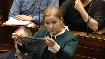 പാര്ലമെന്റില് 'അടിവസ്ത്ര'വുമായി വനിതാ എംപിയുടെ പ്രതിഷേധം