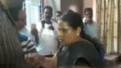 కొత్తగూడెం టికెట్ ఆశించి భంగపడ్డ ఎడవల్లి....కిరోసిన్ పోసుకుని భార్య ఆత్మహత్యాయత్నం