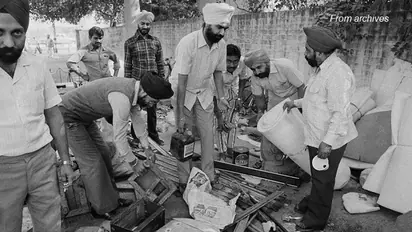 Convicts in case of anti-Sikh pogrom manhandled by victims' kin in Delhi court