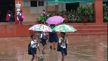 வெளுத்து வாங்கும் கனமழை.. எந்தெந்த மாவட்டங்களில் இன்று பள்ளிகளுக்கு விடுமுறை தெரியுமா?