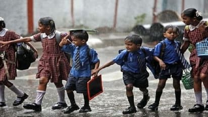 Chennai Heavy Rain : சென்னையில் இன்றும் பள்ளிகளுக்கு விடுமுறையா? மாவட்ட ஆட்சியர் சொன்ன முக்கிய தகவல்.!