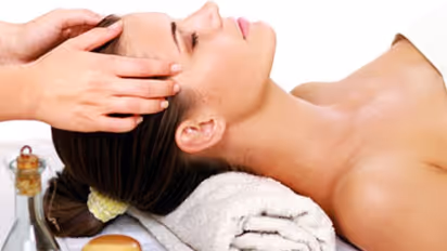 முக சுருக்கத்தை தடுக்கும் சிறப்பு "மசாஜ்"..!