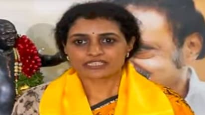 అందుకే రాజకీయాల్లోకి వచ్చా, తండ్రిని తల్చుకొని కన్నీళ్లు పెట్టుకొన్న సుహాసిని