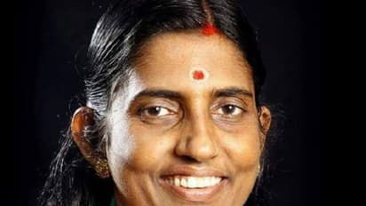 ರಾತ್ರೋ ರಾತ್ರಿ ಶಬರಿಮಲೆಗೆ ಬಂದ ಮಹಿಳೆ ಅರೆಸ್ಟ್ : ಯಾರಾಕೆ..?