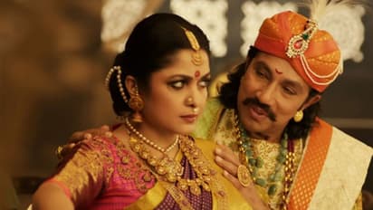 హాట్ టాపిక్: పార్టీలో శివగామి, కట్టప్పల రొమాన్స్!