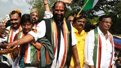 టీఆర్ఎస్ లో శంకరమ్మకు అవమానం: ఉత్తమ్