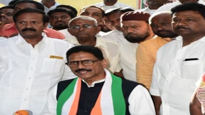 కాంగ్రెస్ లో సీట్ల లొల్లి: పార్టీ మారే యోచనలో మర్రి శశిధర్ రెడ్డి...?