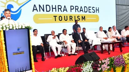 బెజవాడలో బోట్ రేసింగ్ పోటీలను ప్రారంభించిన చంద్రబాబు (ఫోటోలు)