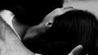 ప్రియుడితో రాసలీలలు: మహిళను ఎరగా వేసి భర్తకు షాక్