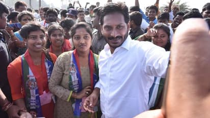 విజయనగరం జిల్లాలో జగన్ పాదయాత్ర (ఫోటోలు)