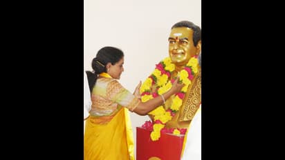 ఎన్టీఆర్ ట్రస్ట్ భవన్ లో సుహాసినీ (ఫొటోలు)