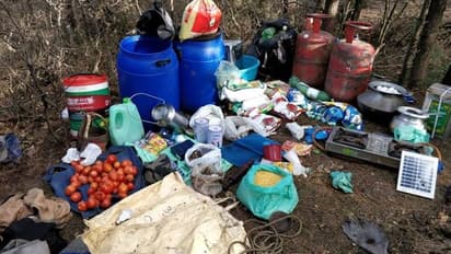 शोपियां में सुरक्षा बलों ने आतंकियों का ठिकाना ध्वस्त किया