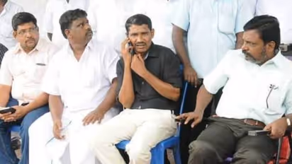 காவல்துறைக்குள்ளும் நுழைந்த ஆர்.எஸ்.எஸ்... நாங்களும் ஆயுதம் எடுப்போம்... ஆவேசப்படும் வன்னியரசு..!