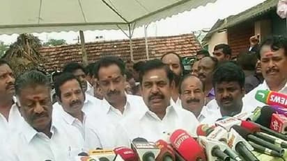 கேரளா மாதிரி எதிர்கட்சிகளின் ஒத்துழைப்பு இங்க இல்ல…புயல் சேத பகுதிகளை பார்வையிட்ட எடப்பாடி குற்றச்சாட்டு !!