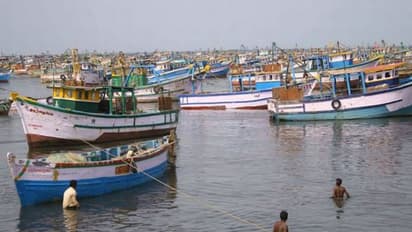 வங்க கடலில் புதிய புயல்? மீன்பிடிக்க கடலுக்கு செல்ல தடை!