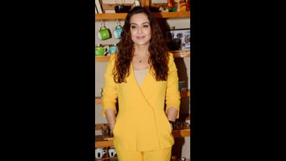 Preity Zinta's new hairstyle will give you major Dil Chahta Hai vibes
