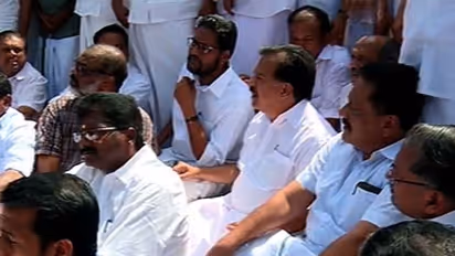 Kerala Police allow Congress leaders to go to Sannidhanam
