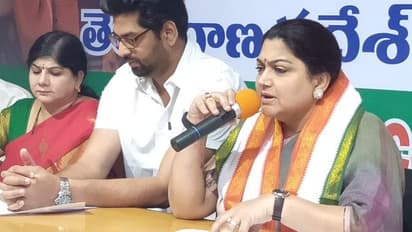 కేసీఆర్పై సినీ నటి కుష్బూ సంచలనం