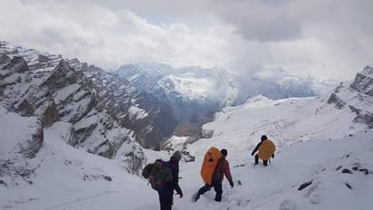 ये पर्वतारोही नहीं तो कौन हैं?