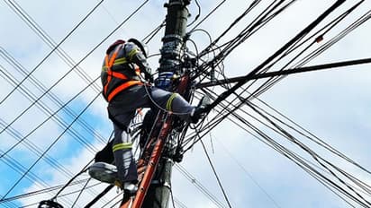 ജോലിക്കിടെ കെഎസ്ഇബി കരാർ തൊഴിലാളിക്ക് വൈദ്യുതാഘാതമേറ്റു; രക്ഷപ്പെട്ടത് തലനാരിഴയ്ക്ക്