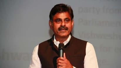 నా చేతులూ కాళ్లూ కట్టేశారు: కేసీఆర్, కేటీఆర్ లపై కొండా ఫైర్