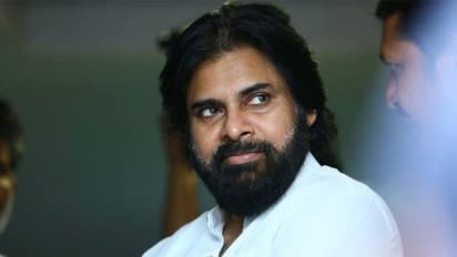 పవన్ ఈగోని హర్ట్ చేశారట!