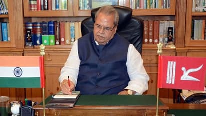 సర్వే:  గవర్నర్ పాలనపై కాశ్మీరీల సంతృప్తి