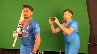 ಕ್ಯಾಮರಮ್ಯಾನ್ ಆದ ಹಿಟ್ ಮ್ಯಾನ್ ರೋಹಿತ್ ಶರ್ಮಾ!