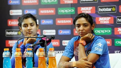 టీ20 ప్రపంచకప్: మిథాలీ ఉంటే గెలిచేవాళ్లం..హర్మన్పై అభిమానుల ఫైర్