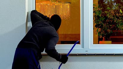 Karnataka mob thrashes three men trying to break into bank