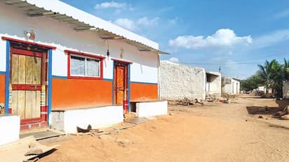 ಅರ್ಧಕ್ಕರ್ಧ ಊರೇ ಗುಳೆ: ಇನ್ನೊಂದು ವಾರದಲ್ಲೇ ಇಡೀ ಗ್ರಾಮವೇ ಖಾಲಿ!