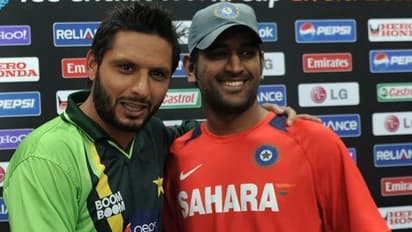 ధోనిని ఎవ్వరూ ప్రశ్నించలేరు..రిటైర్మెంట్పై మహీకి ఆఫ్రిది మద్ధతు