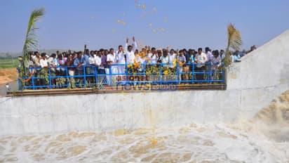 తుమ్మిళ్ల నుంచి ఆర్డీఎస్ కు నీటి విడుదల (ఫొటోలు)