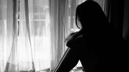 కోరిక తీర్చాలంటూ వాట్సాప్ లో మెసేజ్ లు.. అరెస్ట్