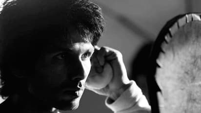 బాలీవుడ్ అర్జున్ రెడ్డి కొత్త లుక్!