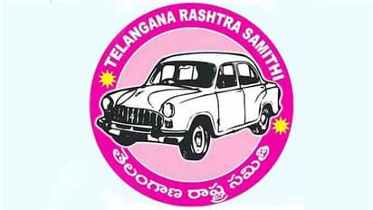 కూకట్ పల్లి టీఆర్ఎస్ లో లొల్లి:మూకుమ్మడి రాజీనామాలు