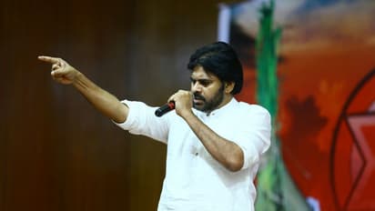 రైతులతో పవన్ కల్యాణ్: జనసేనలో నేతల చేరికలు (ఫొటోలు)