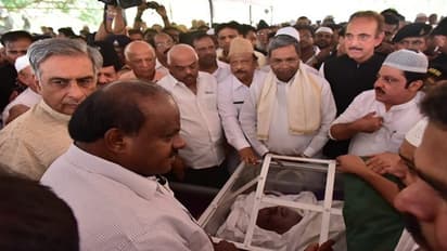 ಸಕಲ ಗೌರವಗಳೊಂದಿಗೆ ಜಾಫರ್ ಷರೀಫ್ ಅಂತ್ಯಕ್ರಿಯೆ