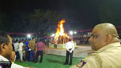 ಅಂಬಿಗಾಗಿ ಕೇಶಮುಂಡನ ಮಾಡಿಸಿಕೊಂಡ ಇನ್ಸ್ ಪೆಕ್ಟರ್