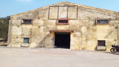 గన్నవరం సివిల్ సప్లై గోడౌన్ లో విజిలెన్స్ దాడులు